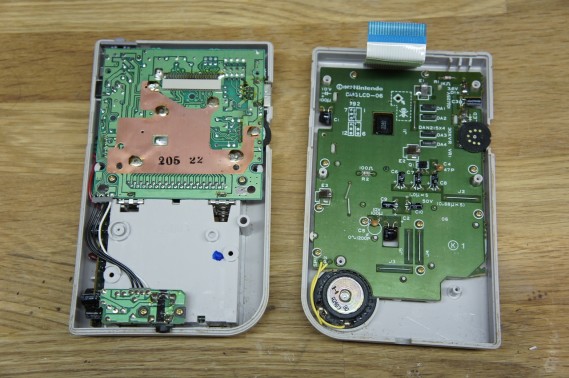 Taking apart the Gameboy DMG-01.