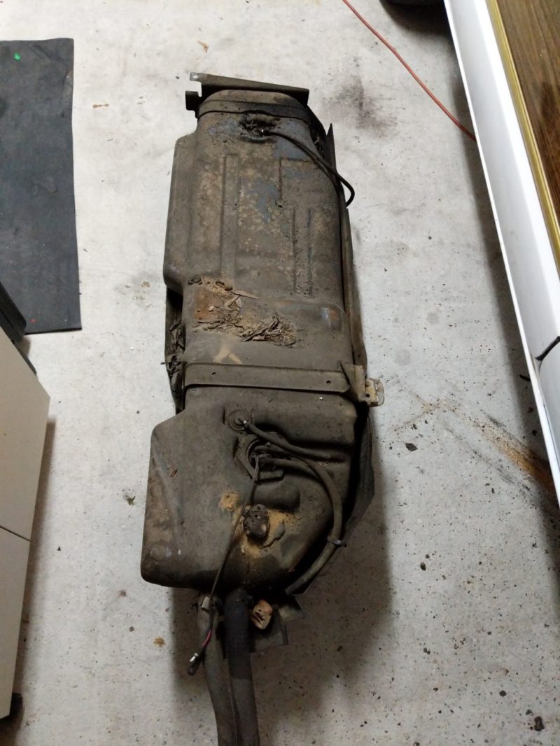 1990 jeep grand wagoneer fuel tank skid plate