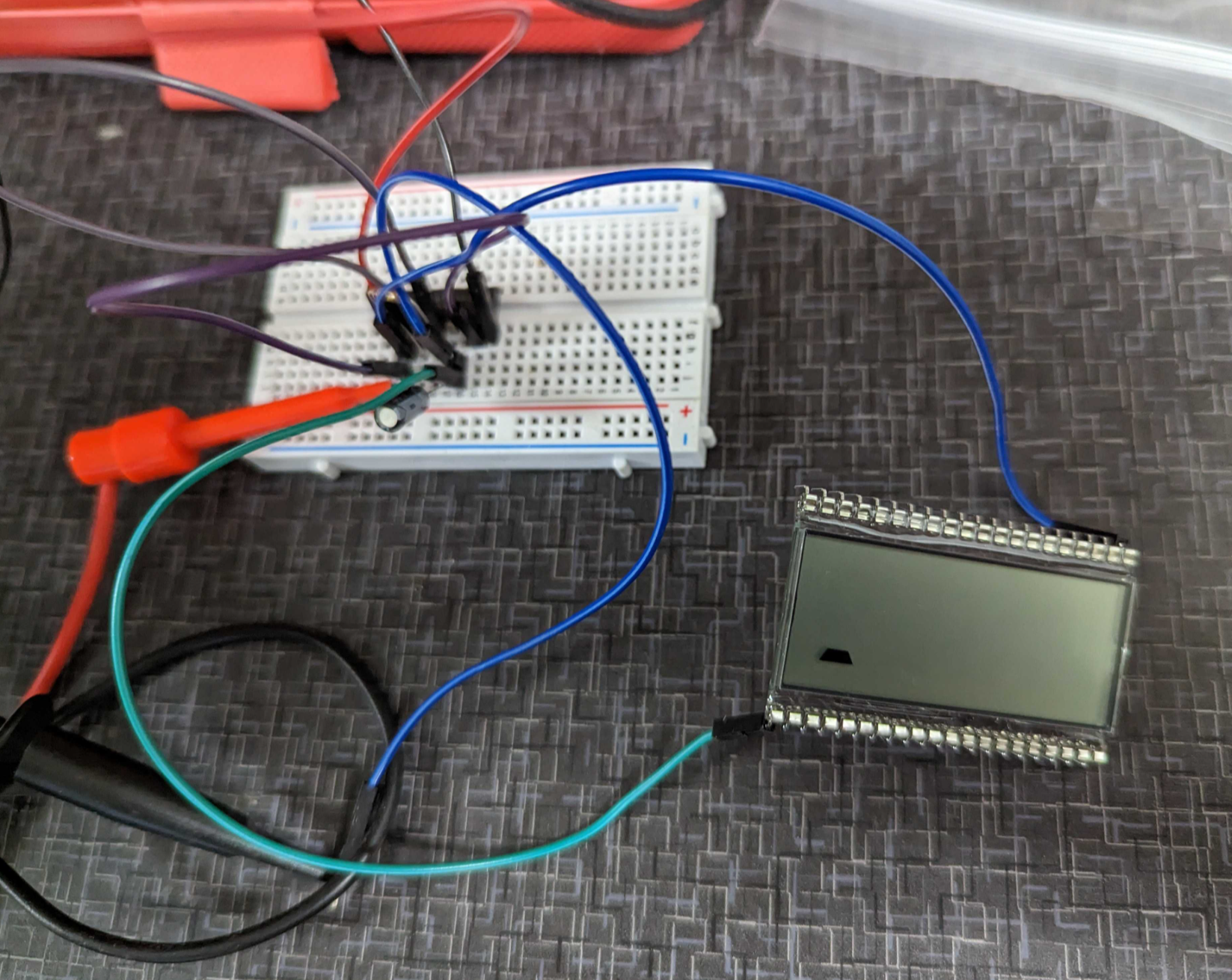 Oscillator Display Oscillators and Twisted Nematic Effect Displays | The Longhorn Engineer